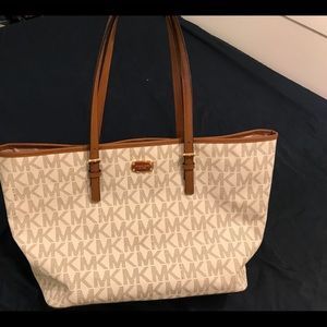 Michael Kors Jet Set Tote